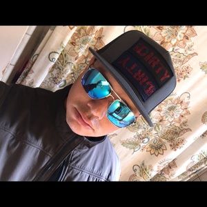 Meet your Posher, Tommy